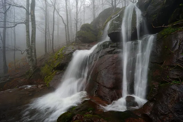 "Waterfalls in the fog" by [Yuliyan Ivanov](https://www.flickr.com/photos/bgsf/)

[Source](https://www.flickr.com/photos/bgsf/46696313035/in/album-72157661906608088)