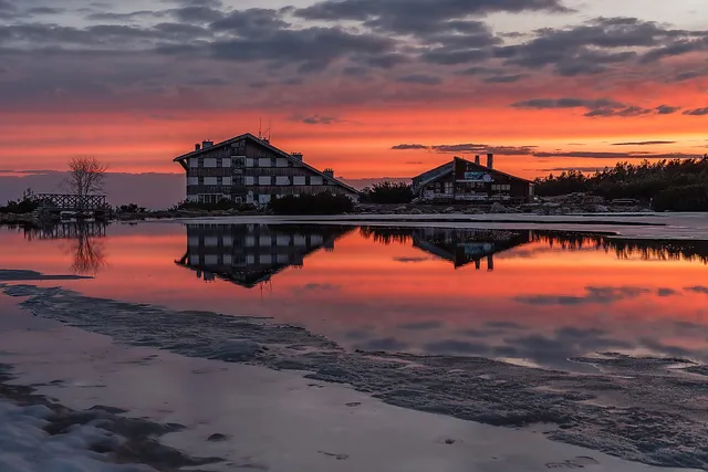"Red sunrise" by [Yuliyan Ivanov](https://www.flickr.com/photos/bgsf/)

[Source](https://www.flickr.com/photos/bgsf/54514462540/in/album-72157661906608088)