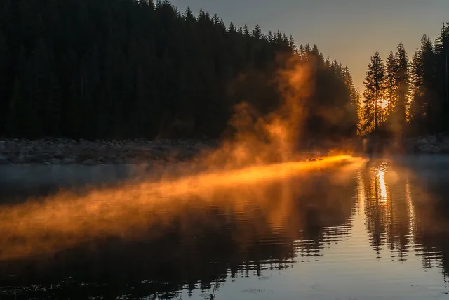 "The Ray that scattered the Darkness" by [Yuliyan Ivanov](https://www.flickr.com/photos/bgsf/)

[Source](https://www.flickr.com/photos/bgsf/54902396470/in/album-72157665452300979)