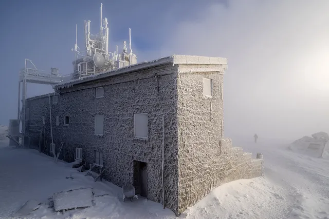"Sun, Fog & Frost" by [Yuliyan Ivanov](https://www.flickr.com/photos/bgsf/)

[Source](https://www.flickr.com/photos/bgsf/49189585596/in/album-72157689848844436)