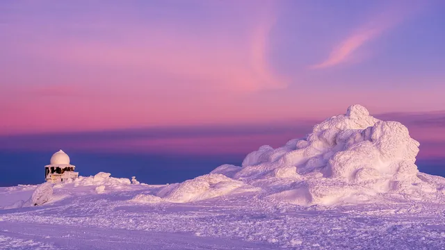 "Mountain oval shapes" by [Yuliyan Ivanov](https://www.flickr.com/photos/bgsf/)

[Source](https://www.flickr.com/photos/bgsf/51111695225/in/album-72157689848844436)